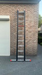 ladder 2/10 sports in nieuw staat, Doe-het-zelf en Verbouw, Ladders en Trappen, Ophalen, Zo goed als nieuw