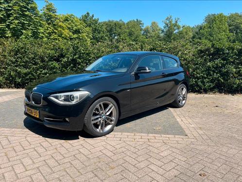BMW 1-Serie 114i | Navi Pro | Stoelverw | 18” LM | Cruise C, Auto's, BMW, Bedrijf, 1-Serie, ABS, Airbags, Airconditioning, Alarm