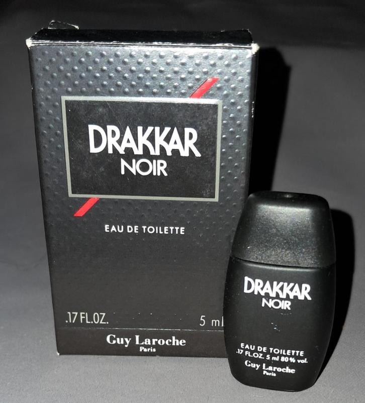 Volle parfum mini - Guy larouche Drakkar noir  + doosje, Verzamelen, Parfumverzamelingen, Zo goed als nieuw, Miniatuur, Gevuld