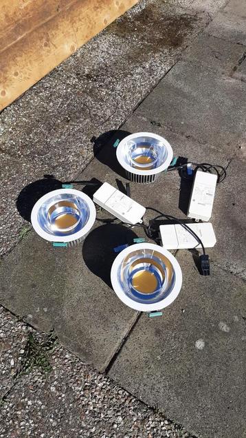 (led) lampen voor plafondmontage. beschikbaar voor biedingen