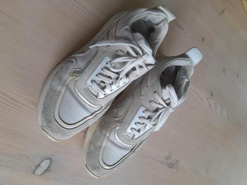 Sneaker dstrct beige / gebroken wit maat 42, Kleding | Dames, Schoenen, Gedragen, Sneakers of Gympen, Beige, Ophalen of Verzenden