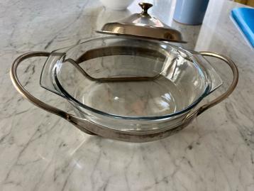 Oven/ Serveerschaal ;glas met verzilverde deksel en houder. beschikbaar voor biedingen