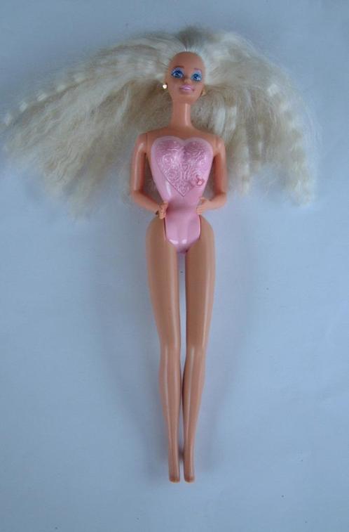bijzondere Mattel barbie pop met hartje nr 12, Verzamelen, Poppen, Pop, Ophalen of Verzenden