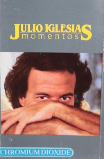 Julio Iglesias- Momentos MC beschikbaar voor biedingen