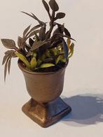 bloempot op voet in roestkleur met planten / poppenhuisminia, Verzamelen, Poppenhuizen en Toebehoren, Ophalen, Nieuw, Decoratie