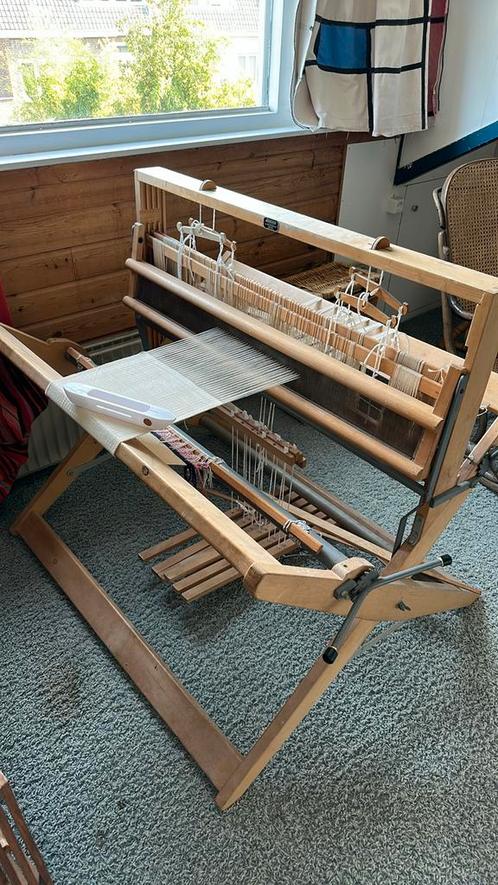 Weefgetouw / Floor loom, 4 harness, Doe-het-zelf en Verbouw, Steigers, Gebruikt, Overige typen, Minder dan 2 meter, Ophalen