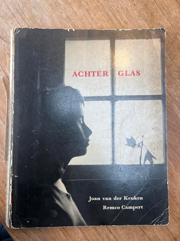 Fotoboek Achter Glas - Joan van der Keuken Remco Campert, Boeken, Ophalen of Verzenden, Gelezen