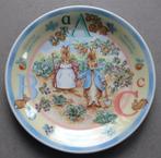 Wedgwood Peter Rabbit alfabet kinderbord, Ophalen, Zo goed als nieuw, Porselein, Bord of Schaal