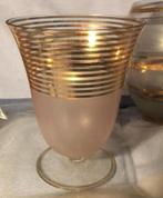 Booms vaas op voet goud en met roze mattering hoog 19 cm., Antiek en Kunst, Ophalen of Verzenden