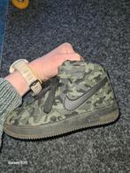 Bijna gratis Nike schoenen Camo maat 30 met lichtjes, Jongetje of Meisje, Ophalen of Verzenden, Nike, Gebruikt