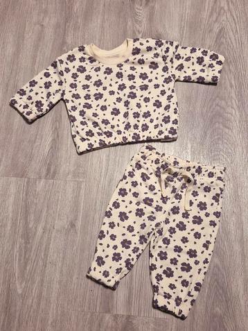 Leuk bloemen setje maat 62 beschikbaar voor biedingen