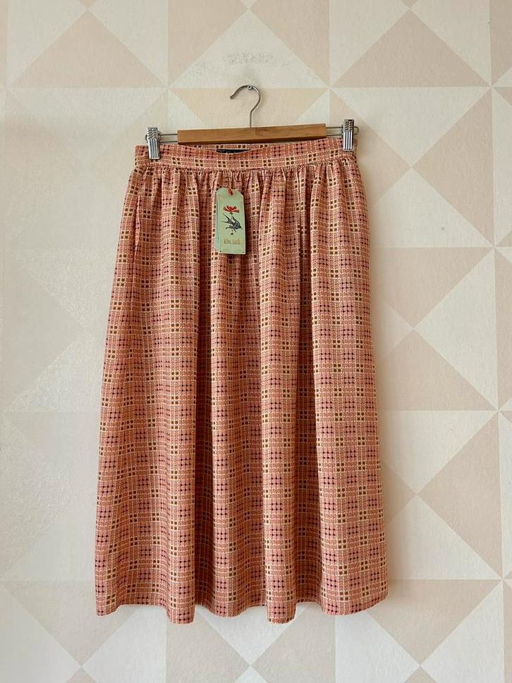 King Louie Layla Skirt midi rok roze L/40 NIEUW, Kleding | Dames, Rokken, Nieuw, Maat 38/40 (M), Roze, Onder de knie, Ophalen of Verzenden