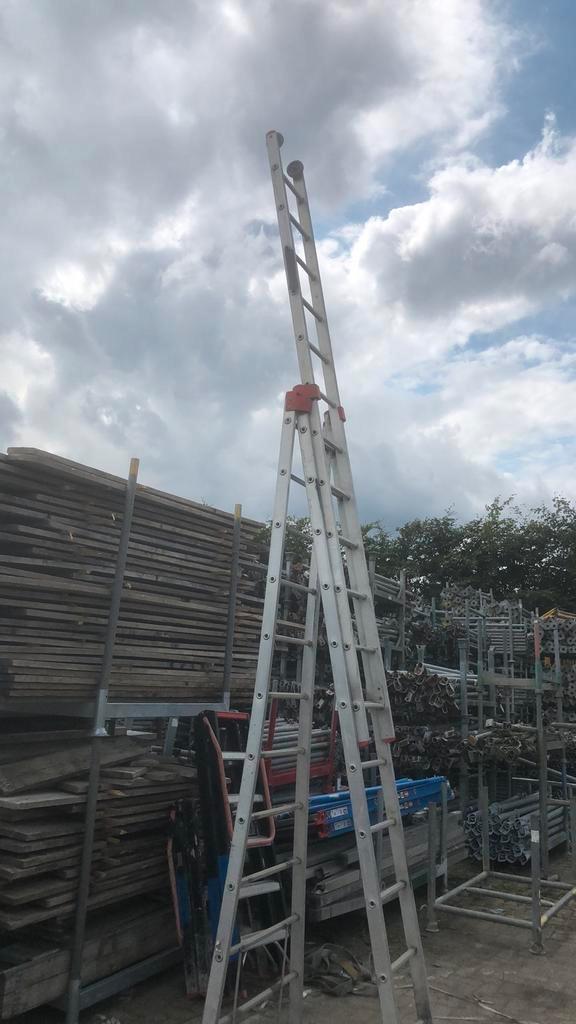 Diverse ladders , 3 delig & 2 delig . Altrex laders trapen, Doe-het-zelf en Verbouw, Ladders en Trappen, Zo goed als nieuw, Ladder