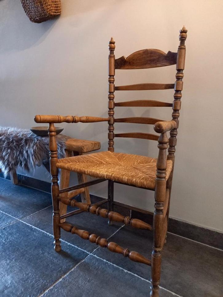 Oude Vintage Stoel met Armleuningen, Antiek en Kunst, Antiek | Meubels | Stoelen en Banken, Ophalen