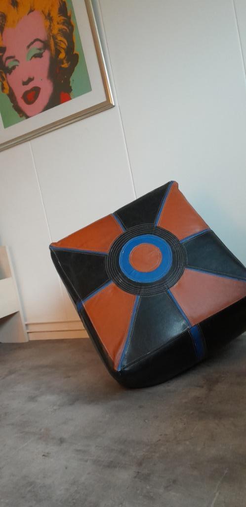 LEREN POEF geheel van recycled meteriaal, Huis en Inrichting, Banken | Voetenbanken en Poefen, Gebruikt, 50 tot 75 cm, 50 tot 75 cm