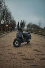 Vespa Sprint Notte 2018 - Incl. beenkleed en regenhoes, Fietsen en Brommers, Scooters | Vespa, Ophalen, Gebruikt, Overige modellen