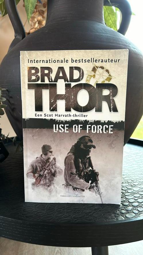 Brad Thor - Use of force, Boeken, Thrillers, Zo goed als nieuw, Nederland, Ophalen of Verzenden