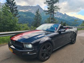 Ford Mustang V6 cabrio|LEER|LED|APK 6-25|YOUNGTIMER|LEESTEKS