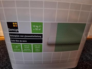 Behanglijm beschikbaar voor biedingen