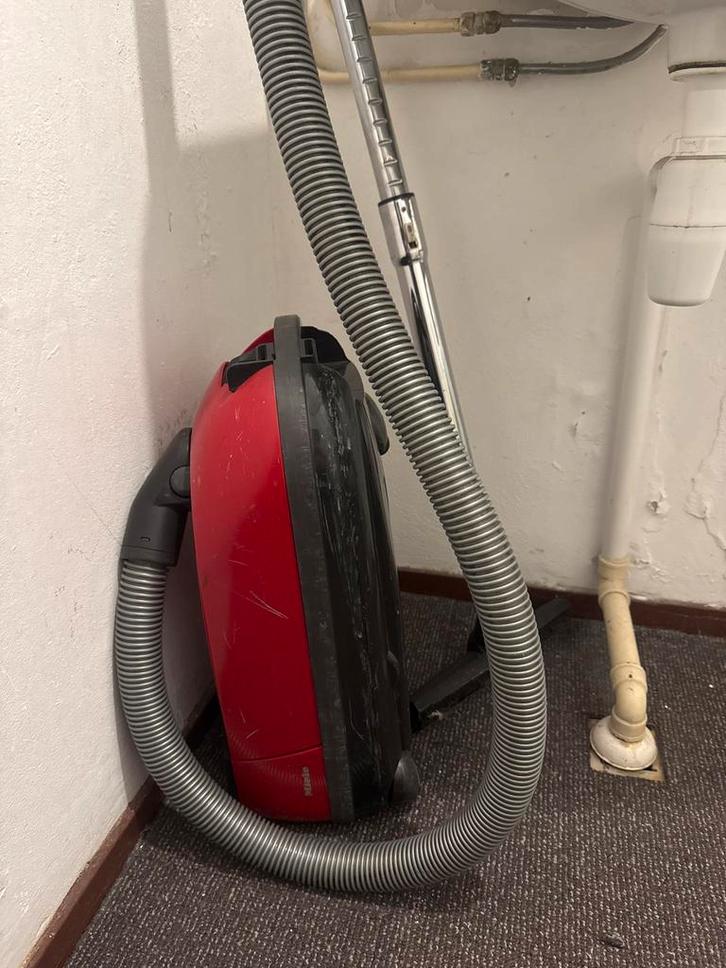 Miele Stofzuiger - Gebruikt, Witgoed en Apparatuur, Stofzuigers, Gebruikt, Stofzuiger, 1200 tot 1600 watt, Stofzak, Ophalen