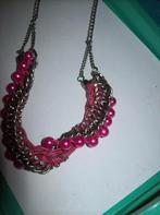 Ketting Zilverkleur Gedraaid Mooi Roze Parel model, Sieraden, Tassen en Uiterlijk, Kettingen, Verzenden, Nieuw, Roze, Overige materialen