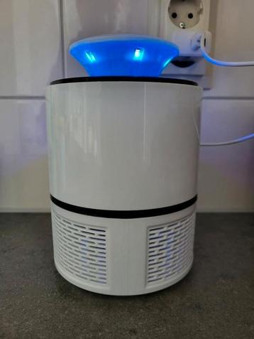 Mosquito lamp with blue light and USB connection beschikbaar voor biedingen