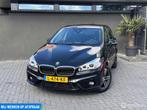 BMW 2-serie Active Tourer 220i | Automaat | Luxe & Ruimte!, 1998 cc, 730 kg, Euro 6, Zwart