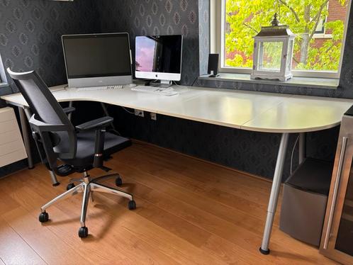Wit Ikea Galant hoek bureau, Huis en Inrichting, Bureaus, Zo goed als nieuw, Bureau, In hoogte verstelbaar, Ophalen