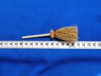 Bezem heksenbezem of straatbezem hout poppenhuis 1:12, Poppenhuis, Info@creal-miniatures.com, Ophalen of Verzenden, Socren Sas