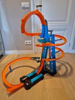 Hot Wheels Wolkenkrabber Crash Racebaan + 17 auto's, Kinderen en Baby's, Speelgoed | Racebanen, Racebaan, Ophalen of Verzenden