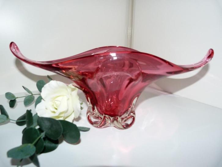 Murano schaal, glas, rood, jaren 50/60, 2 punten, puntgaaf., Huis en Inrichting, Woonaccessoires | Schalen en Manden, Gebruikt