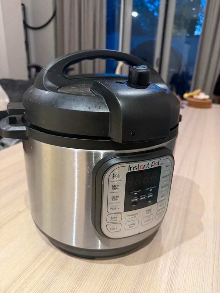 Instant Pot (Ninja) Multicooker (5.7L), Witgoed en Apparatuur, Keukenmixers, Zo goed als nieuw, 4 liter of meer, 3 snelheden of meer