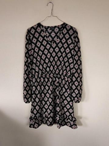 Leuke jurk / print / meerkleurig / medium / M / 38 / jurken  beschikbaar voor biedingen