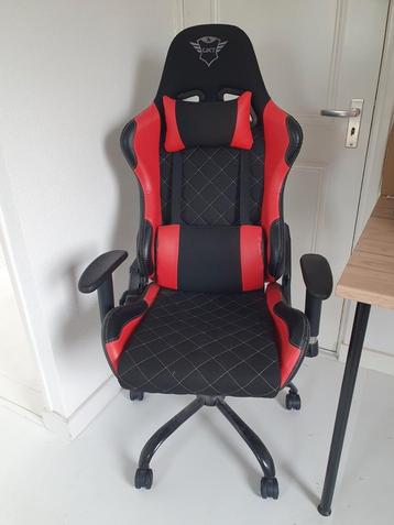 GXT gamestoel rood met gratis beschermmat voor vloer beschikbaar voor biedingen