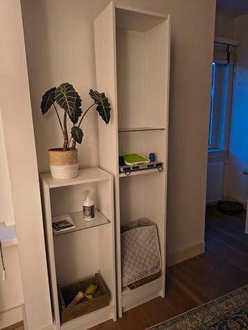 Set van 2 Billy boekenkasten wit, met 2 glazen planken beschikbaar voor biedingen