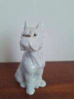 Wit porseleinen Boxer, hond,  beeldje, zittende hond, Ophalen of Verzenden, Zo goed als nieuw, Hond of Kat, Beeldje of Figuurtje