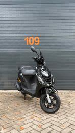 Piaggio Zip | Glans Zwart | Brom | 2022 | 417 km | GARANTIE, Fietsen en Brommers, Maximaal 45 km/u, Zip, Zo goed als nieuw, Benzine
