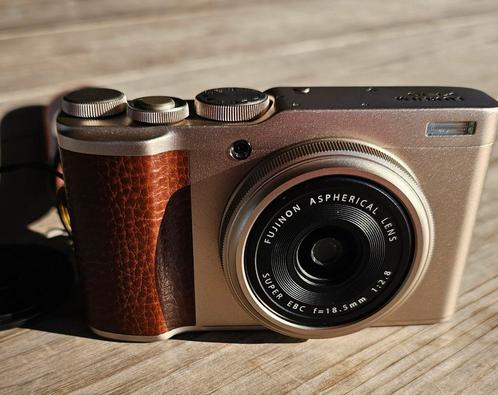 Fuji xf10 with brown leather case, Audio, Tv en Foto, Fotocamera's Digitaal, Zo goed als nieuw, Fuji, Ophalen of Verzenden
