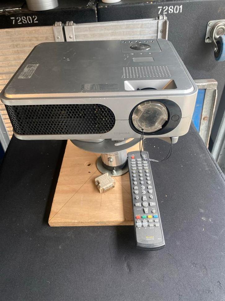 Toshiba TLP-XD2000 Projector - Getest!, Audio, Tv en Foto, Beamers, Gebruikt, DLP, Overige resoluties, Ophalen of Verzenden