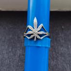 Ringetje, jaren 70, weedblad, vintage, IJzer of Staal, Ophalen of Verzenden, Zo goed als nieuw, 17 tot 18