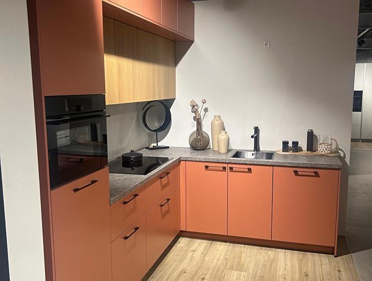 Showroom keuken | keramiek blad |, Huis en Inrichting, Keuken | Complete keukens, Nieuw, Hoekkeuken, Overige kleuren, Graniet of Steen