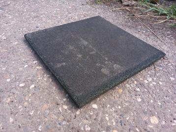 82 Rubber tegels 40x40x2,5 (13m2) beschikbaar voor biedingen
