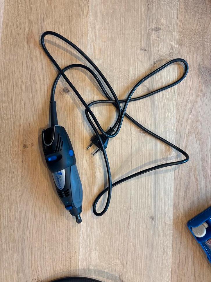 Dremel 300 met flexibele as en koffer, Hobby en Vrije tijd, Elektronica-componenten, Nieuw, Ophalen of Verzenden