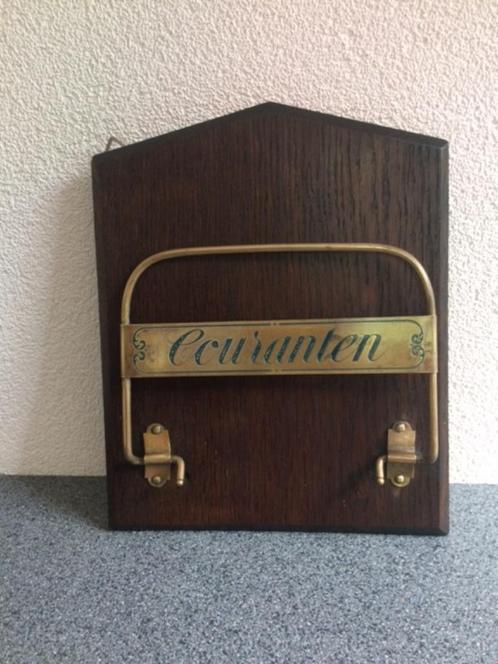 Art deco krantenhanger messing plaatje "Couranten" jaren 20, Antiek en Kunst, Antiek | Woonaccessoires, Ophalen of Verzenden
