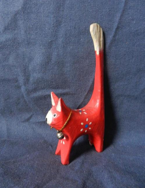 Rood beschilderde houten poes met hoge staart  h. 11,7, Antiek en Kunst, Antiek | Overige Antiek, Ophalen of Verzenden