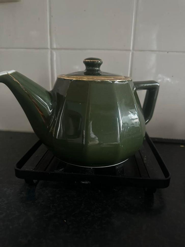 Vintage APILCO Theepot - Groen met Gouden Details, Huis en Inrichting, Keuken | Keukenbenodigdheden, Gebruikt, Ophalen of Verzenden
