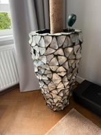 Schelpen vaas (eric kuster design), Huis en Inrichting, Woonaccessoires | Vazen, Gebruikt, Overige kleuren, Ophalen of Verzenden
