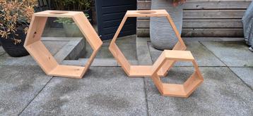 Katten Klimrek beschikbaar voor biedingen