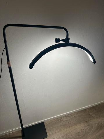 Moderne Behandellamp - Perfect voor Schoonheidssalon beschikbaar voor biedingen