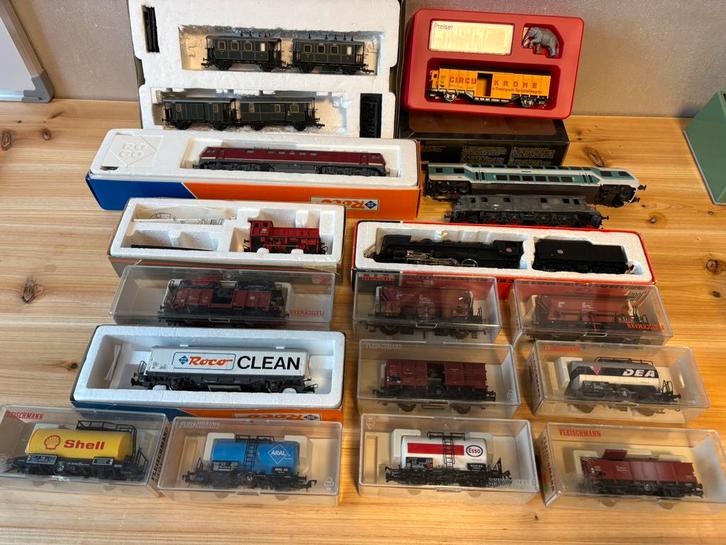 Modeltreinen div : locs en wagons in OVP ZIE OMSCHRIJVING, Hobby en Vrije tijd, Modeltreinen | H0, Zo goed als nieuw, Overige typen